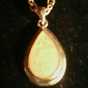 Ladies necklace